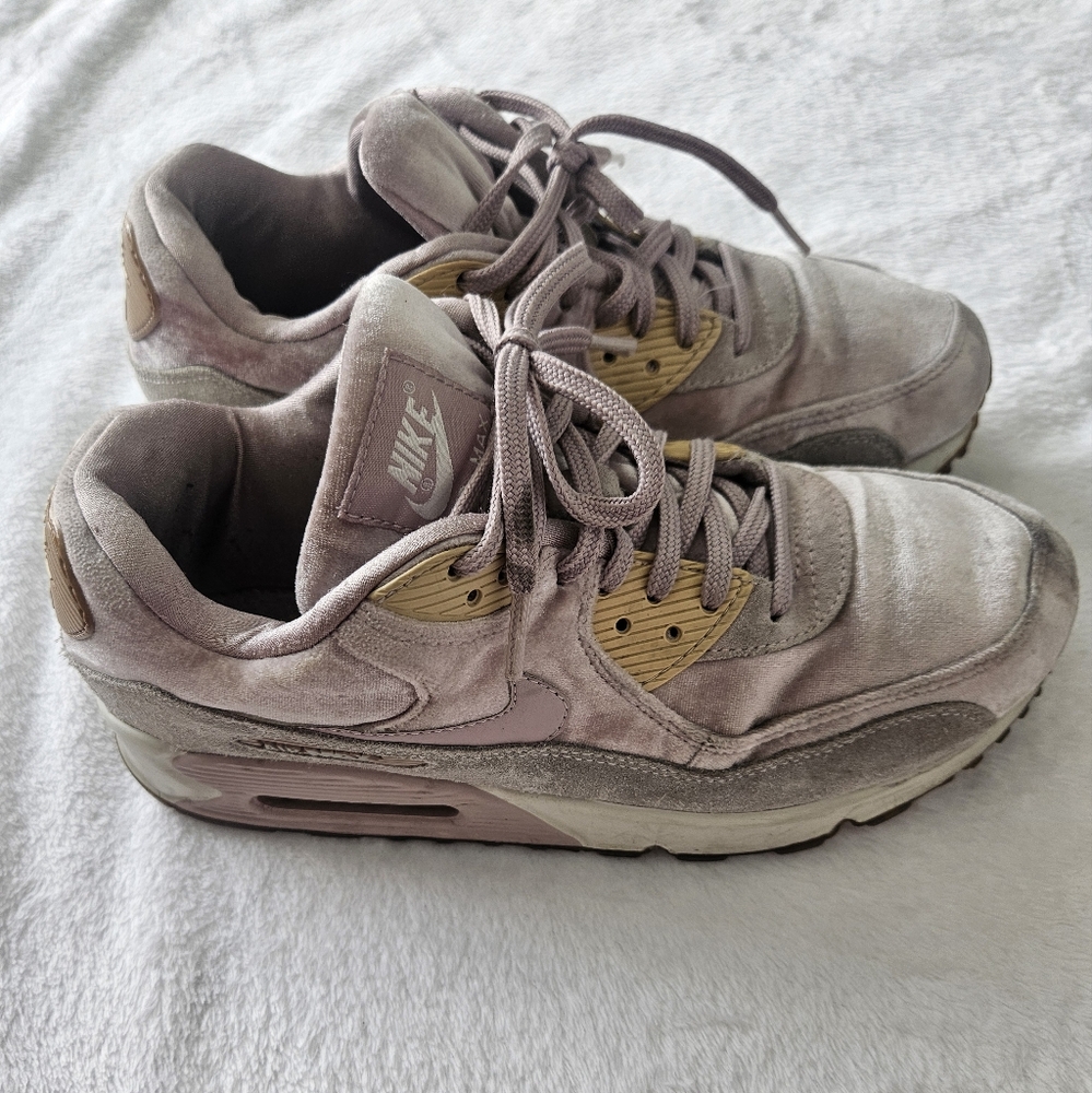 Nike Air Max Sneakers in Mauve and Gray Size 8